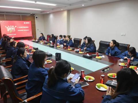 女神节快乐 | 愿你熠熠青春，绽放光线